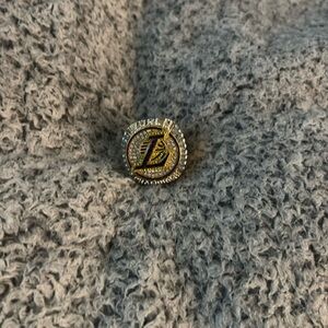 Lakers championship ring (fake).